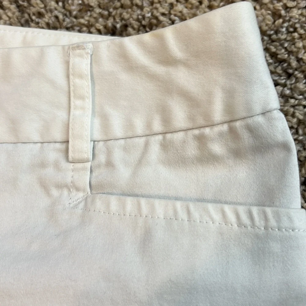 Express Editor off white shorts Size 2 - Picture 3 of 4